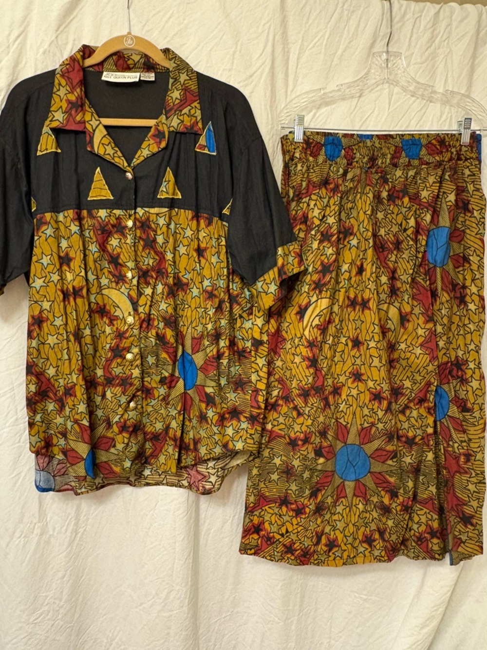 Niall queen plus African print skirt set. Size 1X.